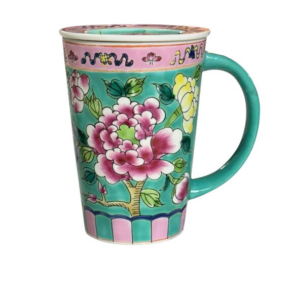 Pair of hand painted Peranakan Nyonya ceramic flower peonies mugs - Picture 3 of 7